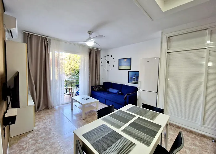 Sr Mediterraneo 1 Bdr Playa De La Carihuela Апартаменты *